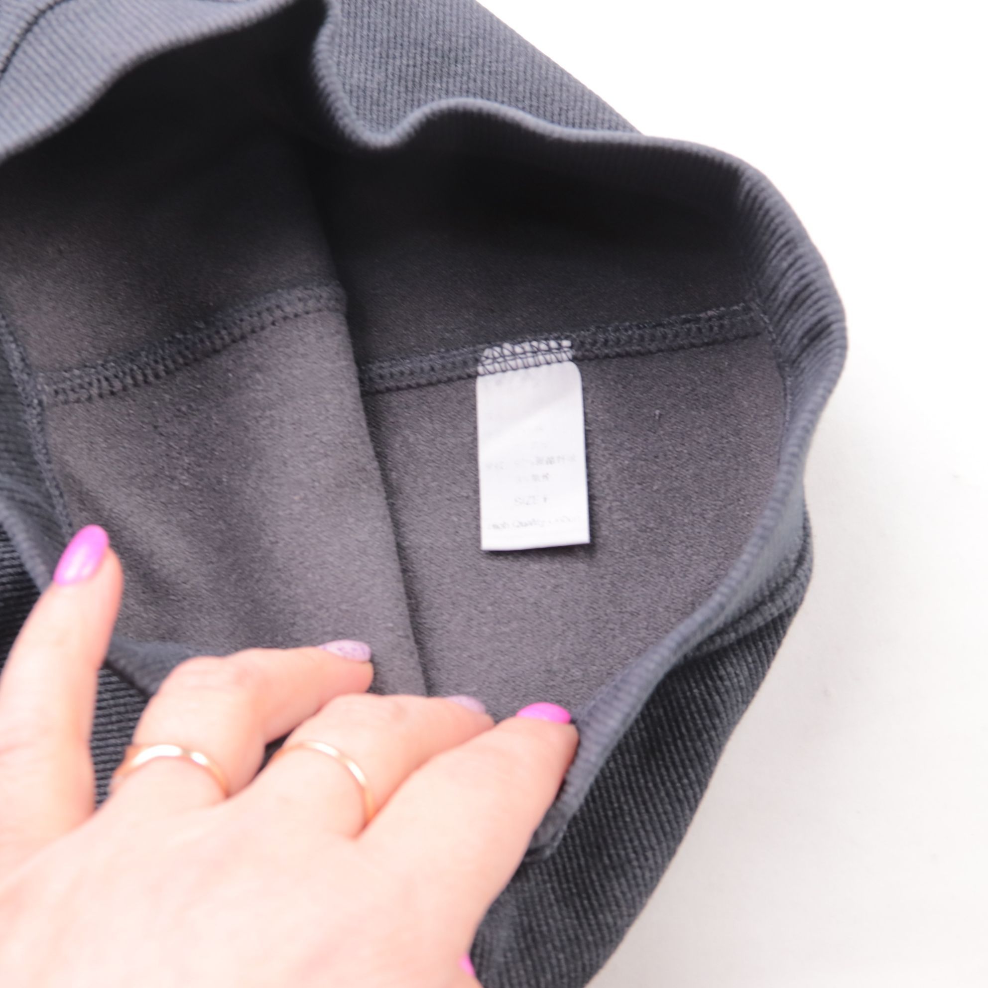 250122745-b