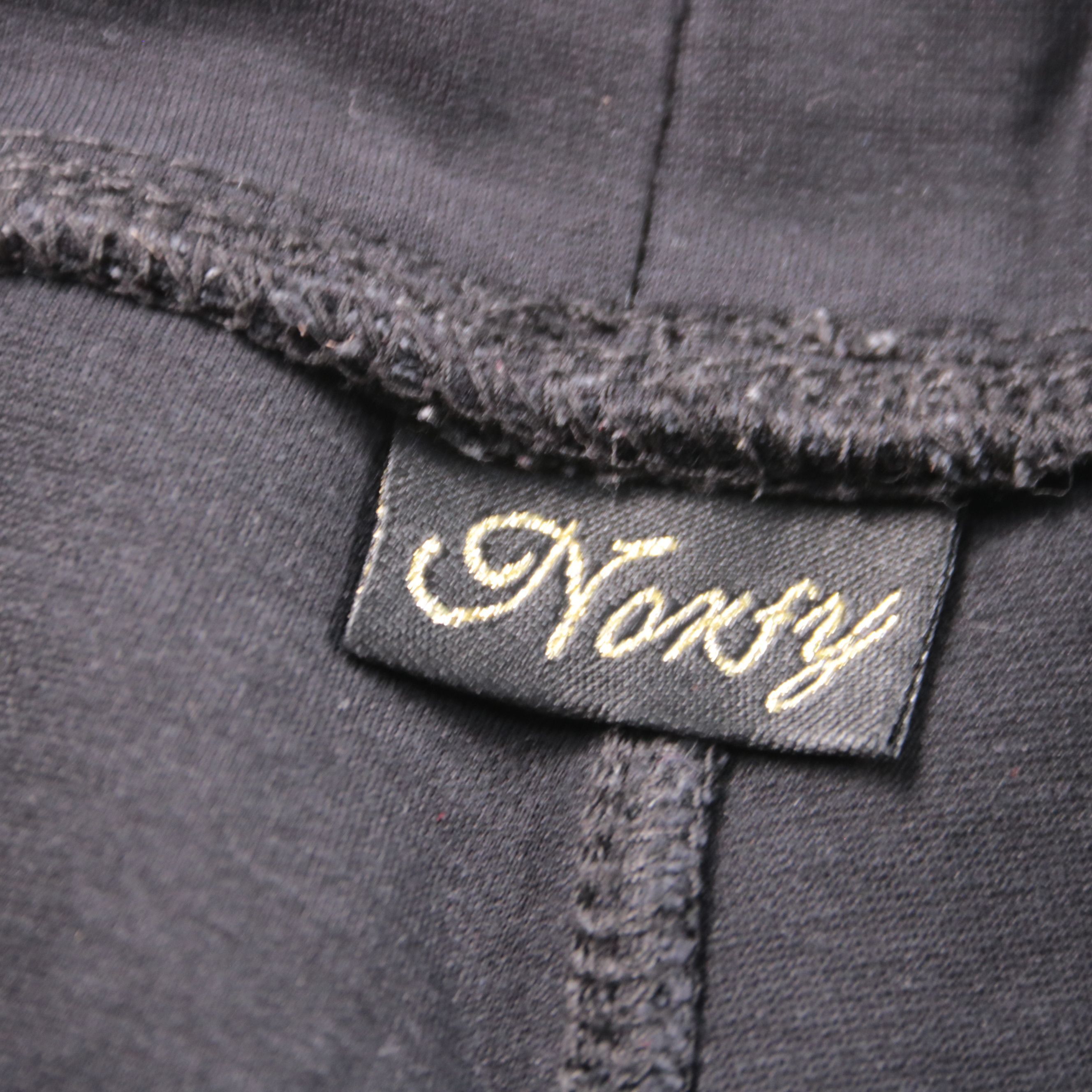 250204445-b