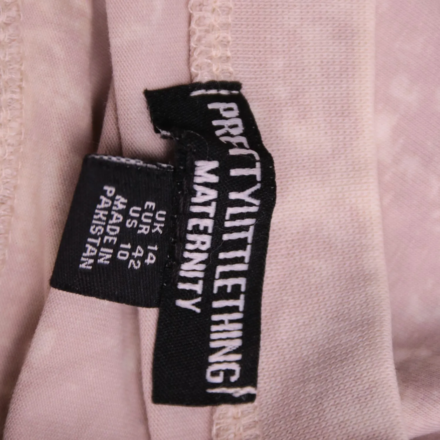 футболка Pretty Little Thing