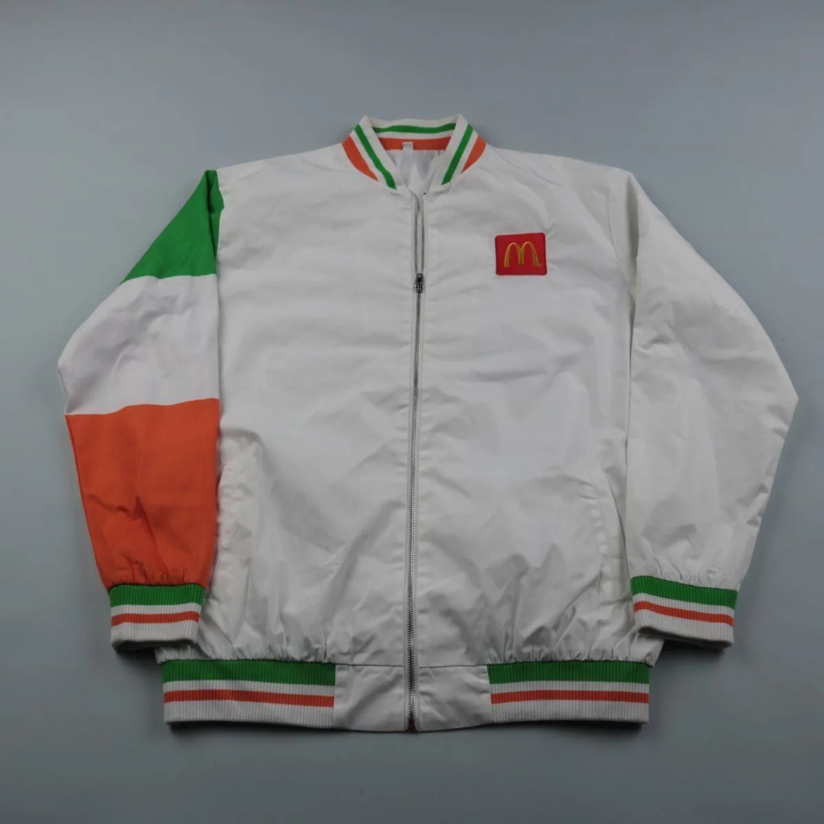 бомбер